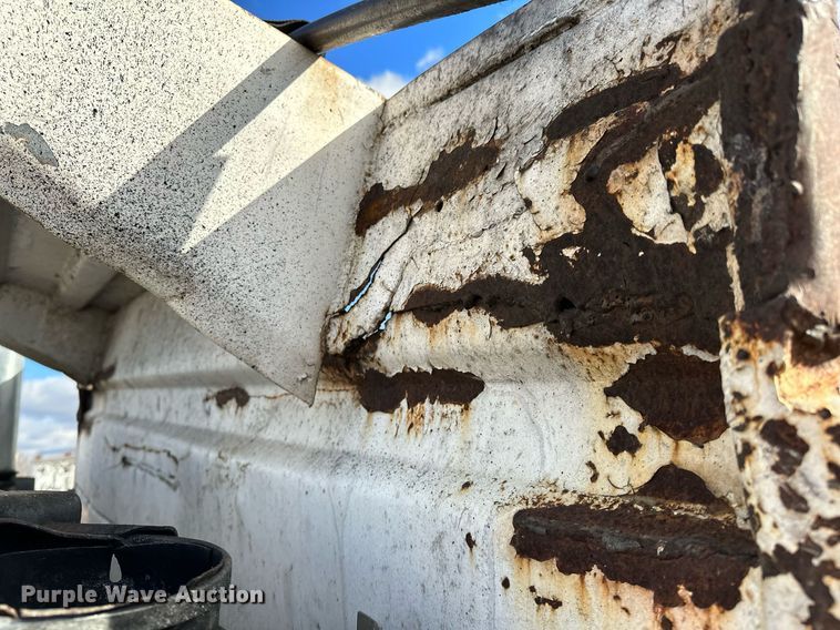 image for item LK9657 1990 Freightliner FLD dump truck