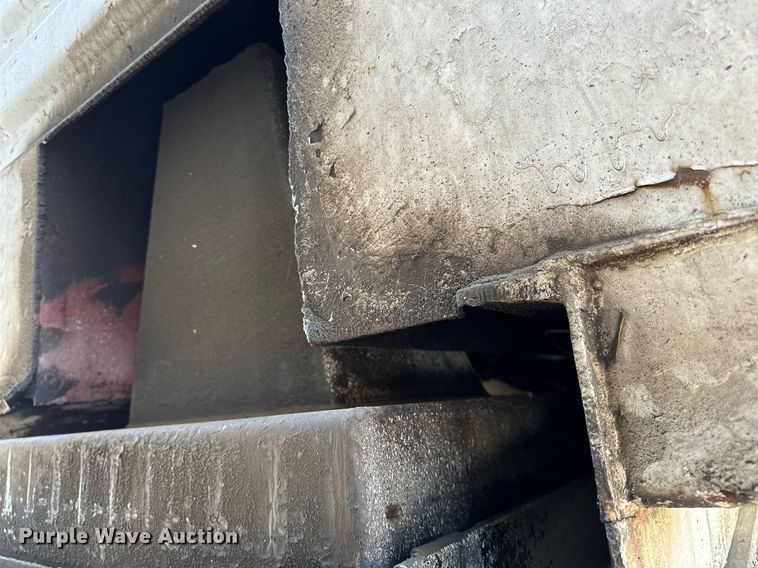 image for item LK9657 1990 Freightliner FLD dump truck