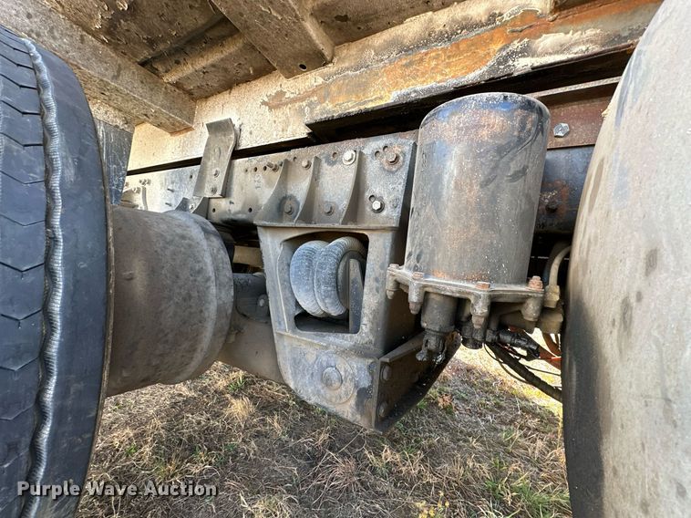 image for item LK9657 1990 Freightliner FLD dump truck