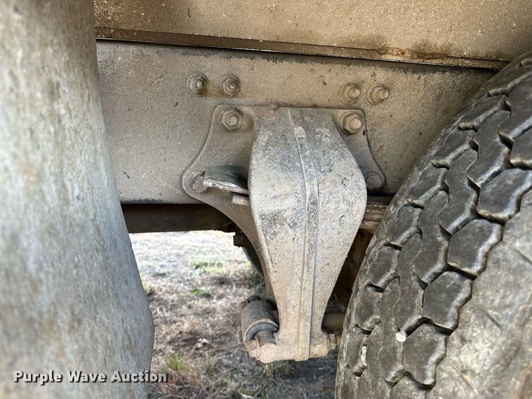 image for item LK9657 1990 Freightliner FLD dump truck