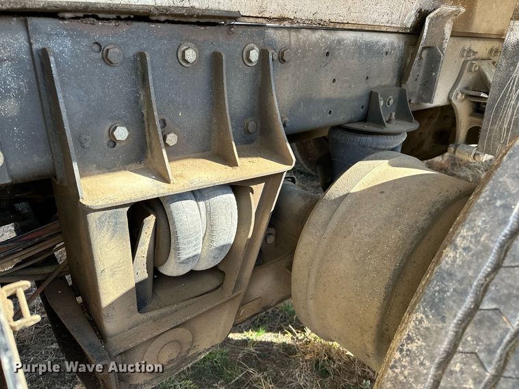 image for item LK9657 1990 Freightliner FLD dump truck