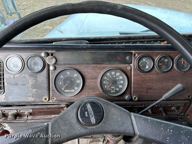 image for item LK9657 1990 Freightliner FLD dump truck