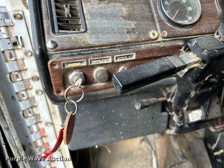 image for item LK9657 1990 Freightliner FLD dump truck