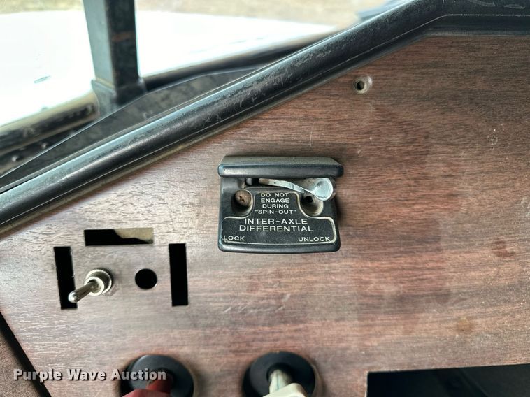 image for item LK9657 1990 Freightliner FLD dump truck