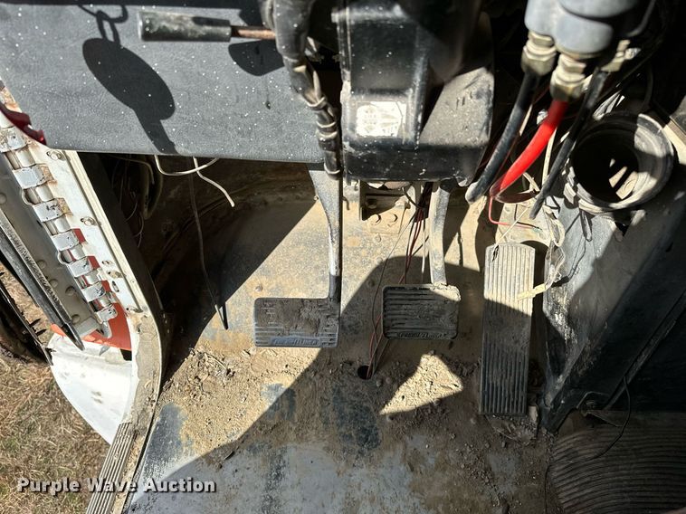 image for item LK9657 1990 Freightliner FLD dump truck