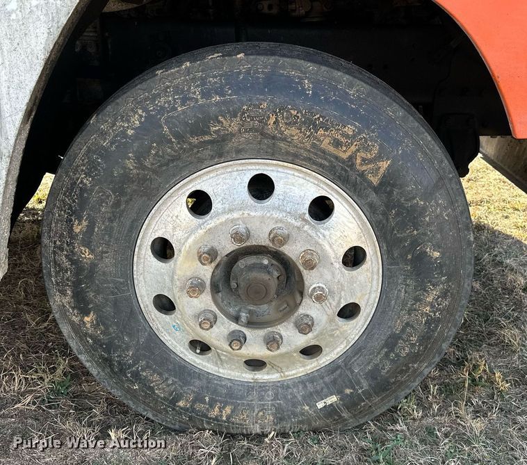 image for item LK9657 1990 Freightliner FLD dump truck