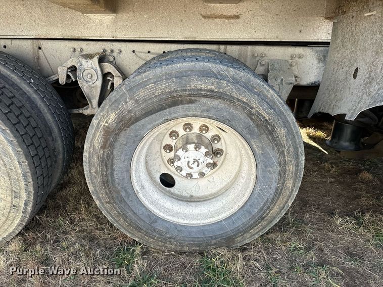 image for item LK9657 1990 Freightliner FLD dump truck