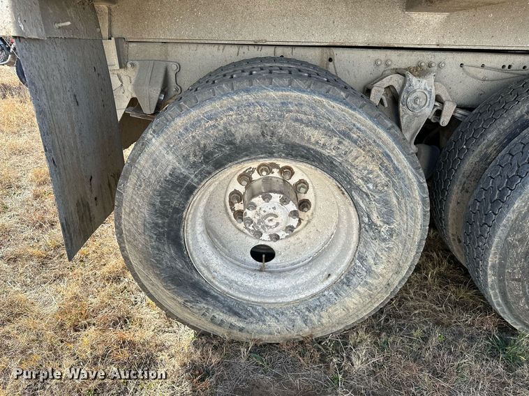 image for item LK9657 1990 Freightliner FLD dump truck