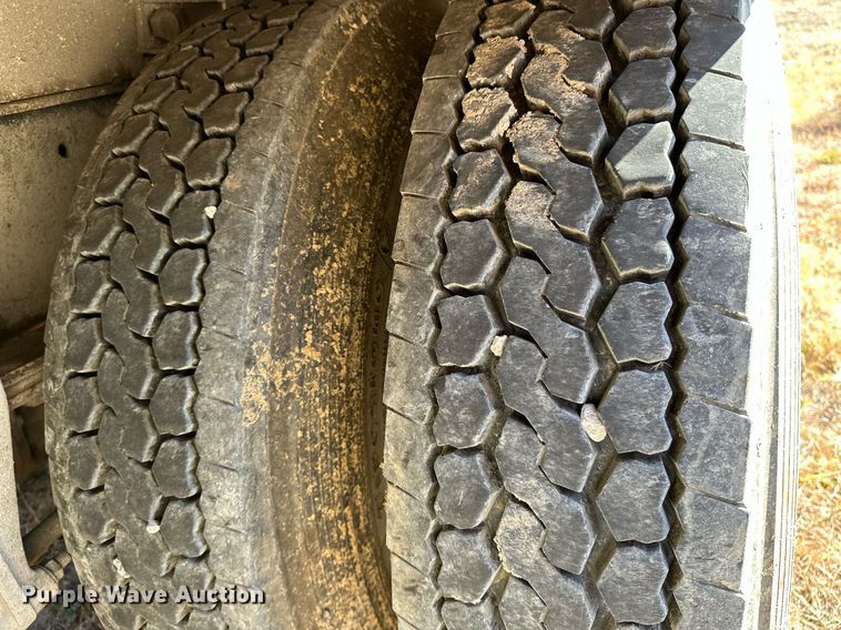 image for item LK9657 1990 Freightliner FLD dump truck