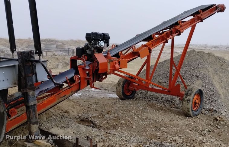 image for item LN9914 Cedarapids radial stacking conveyor