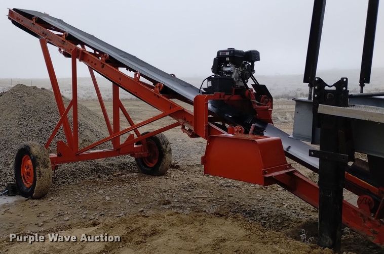 image for item LN9914 Cedarapids radial stacking conveyor