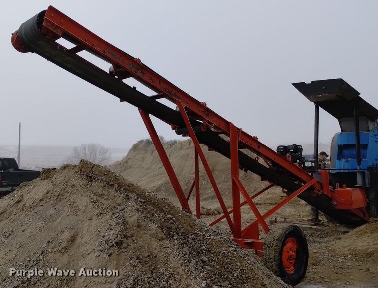 image for item LN9914 Cedarapids radial stacking conveyor