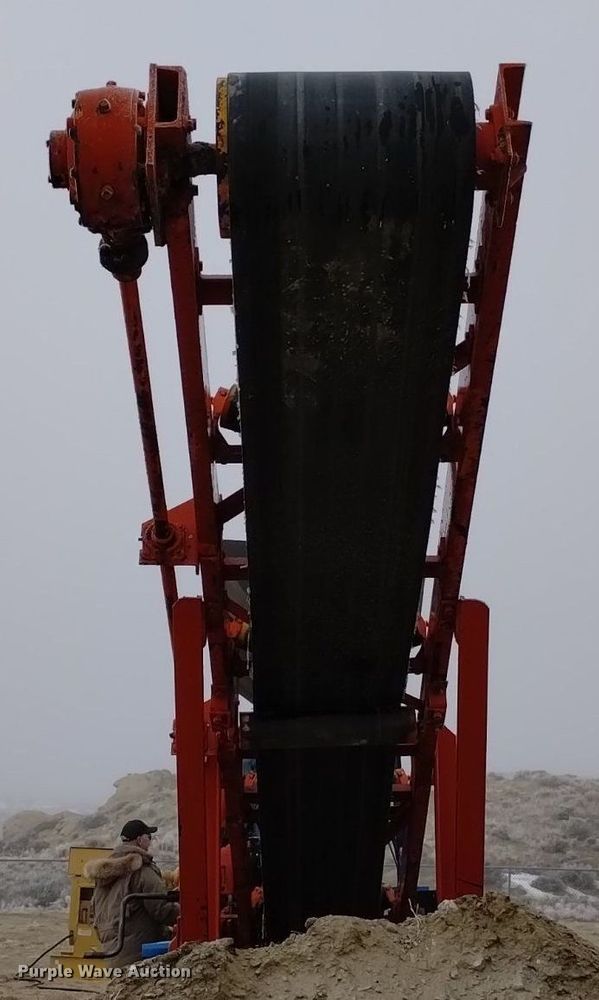 image for item LN9914 Cedarapids radial stacking conveyor