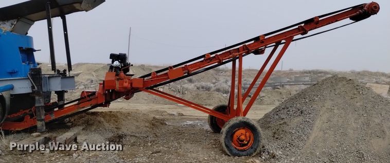 image for item LN9914 Cedarapids radial stacking conveyor