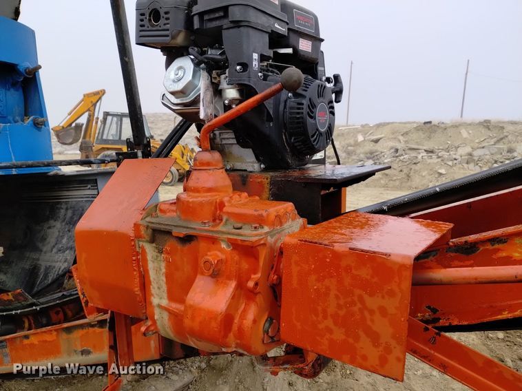 image for item LN9914 Cedarapids radial stacking conveyor