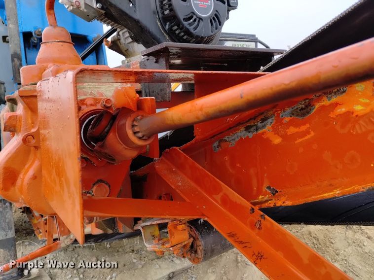 image for item LN9914 Cedarapids radial stacking conveyor