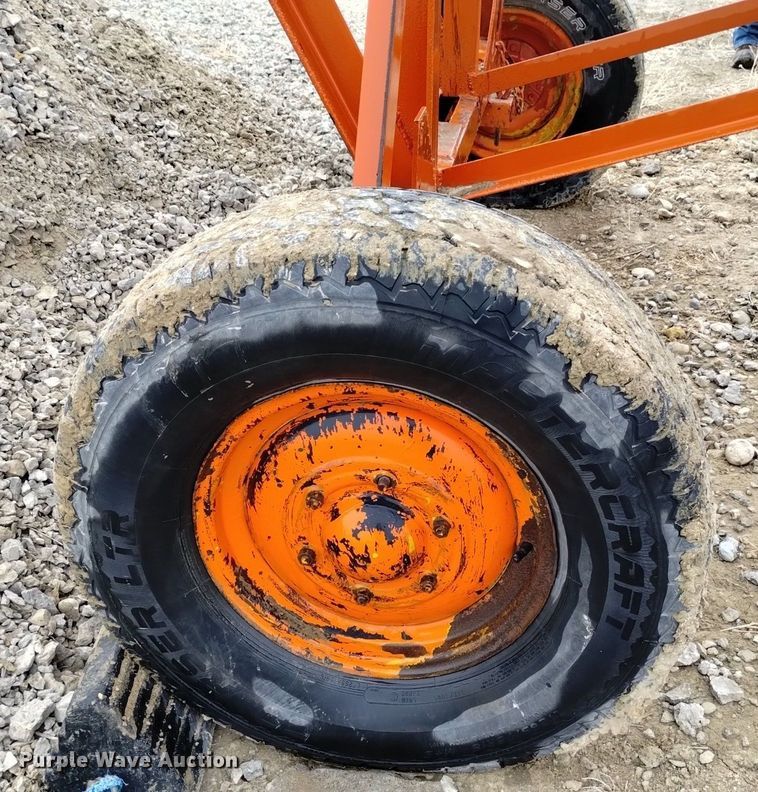 image for item LN9914 Cedarapids radial stacking conveyor