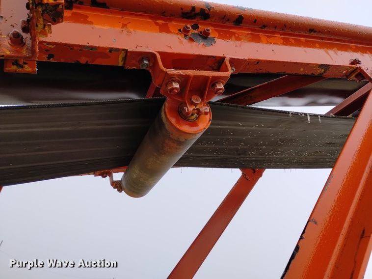 image for item LN9914 Cedarapids radial stacking conveyor