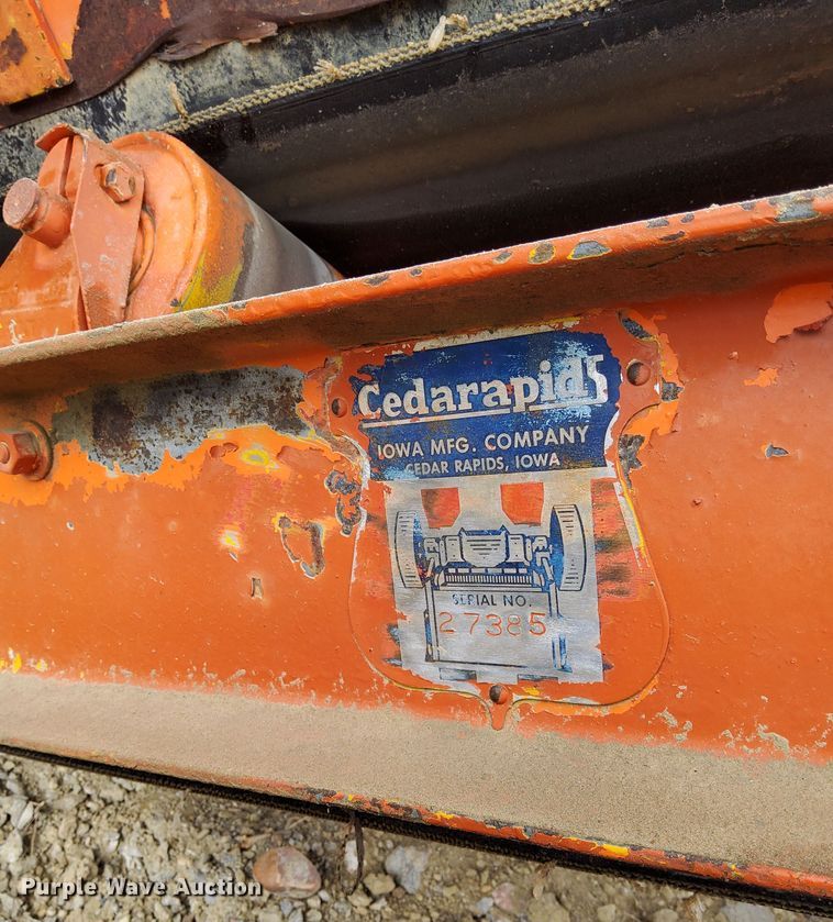 image for item LN9914 Cedarapids radial stacking conveyor