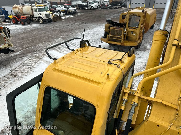 image for item LO9478 2000 Komatsu  PC600LC-6 excavator