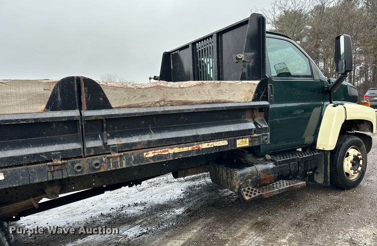 image for item LO9481 2007 GMC Kodiak dump flatbed truck