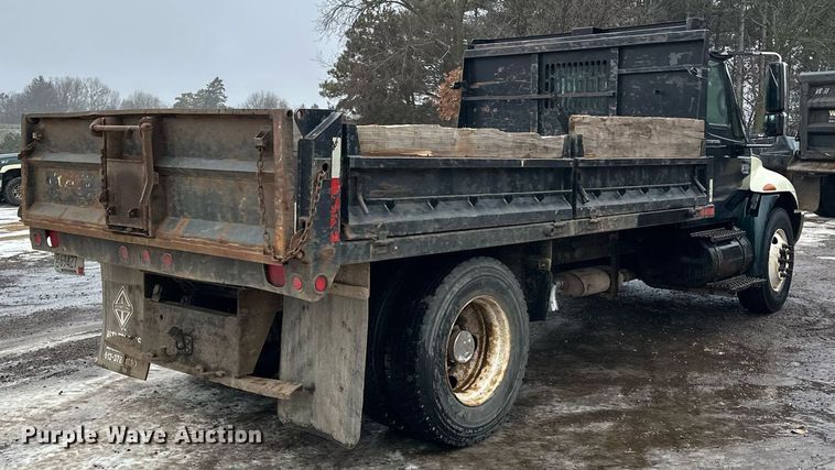 image for item LO9482 2003 International  4300 dump flatbed truck
