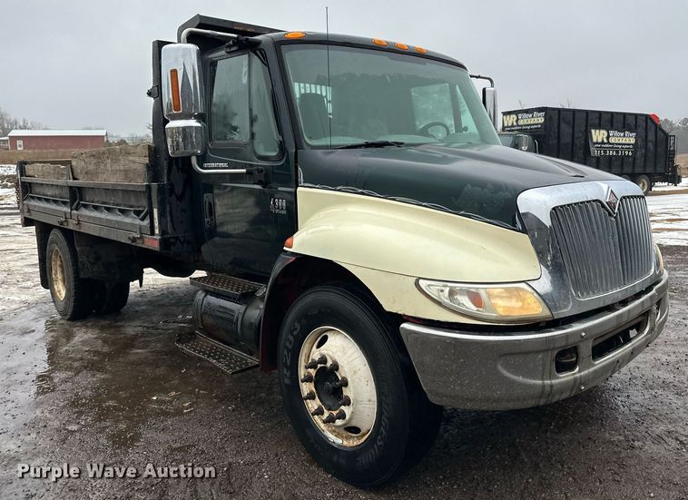 image for item LO9482 2003 International  4300 dump flatbed truck