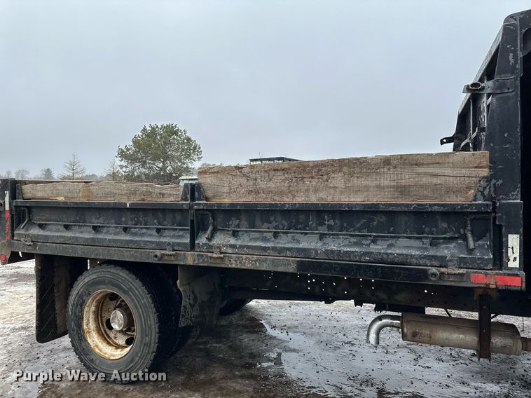 image for item LO9482 2003 International  4300 dump flatbed truck