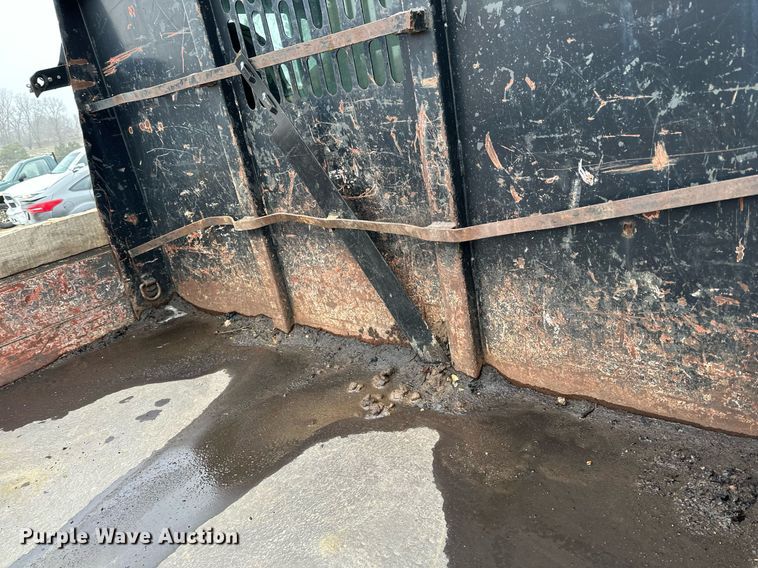 image for item LO9482 2003 International  4300 dump flatbed truck