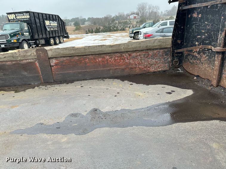 image for item LO9482 2003 International  4300 dump flatbed truck