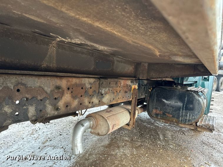 image for item LO9482 2003 International  4300 dump flatbed truck