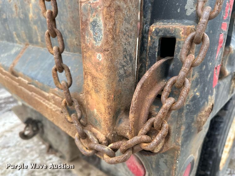 image for item LO9482 2003 International  4300 dump flatbed truck