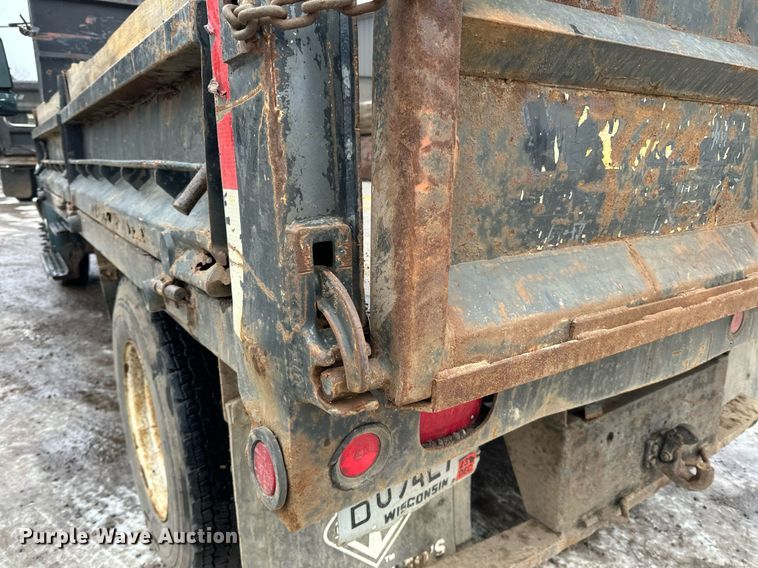 image for item LO9482 2003 International  4300 dump flatbed truck