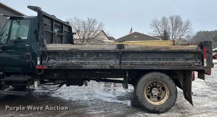 image for item LO9482 2003 International  4300 dump flatbed truck