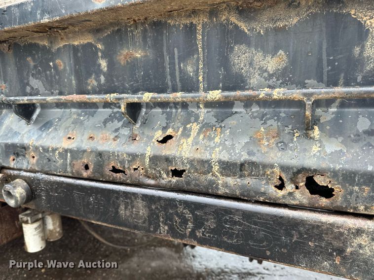 image for item LO9482 2003 International  4300 dump flatbed truck