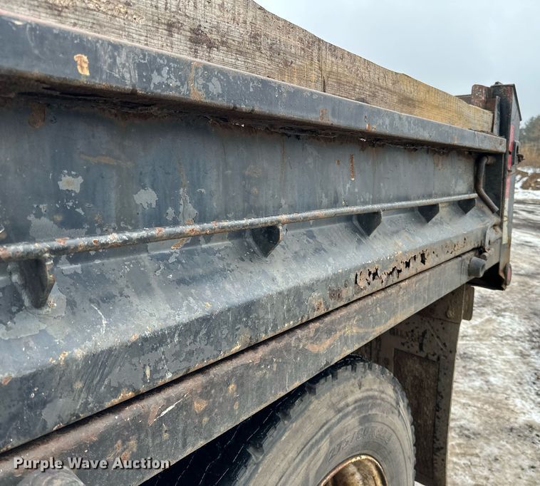 image for item LO9482 2003 International  4300 dump flatbed truck