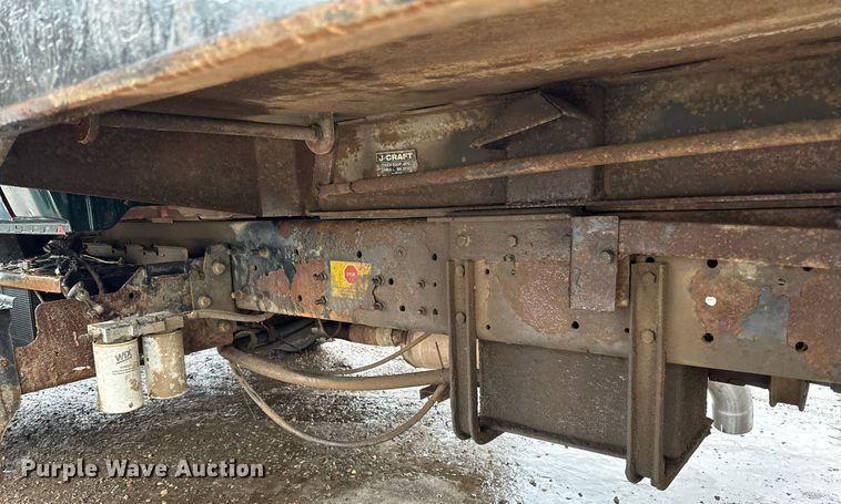 image for item LO9482 2003 International  4300 dump flatbed truck