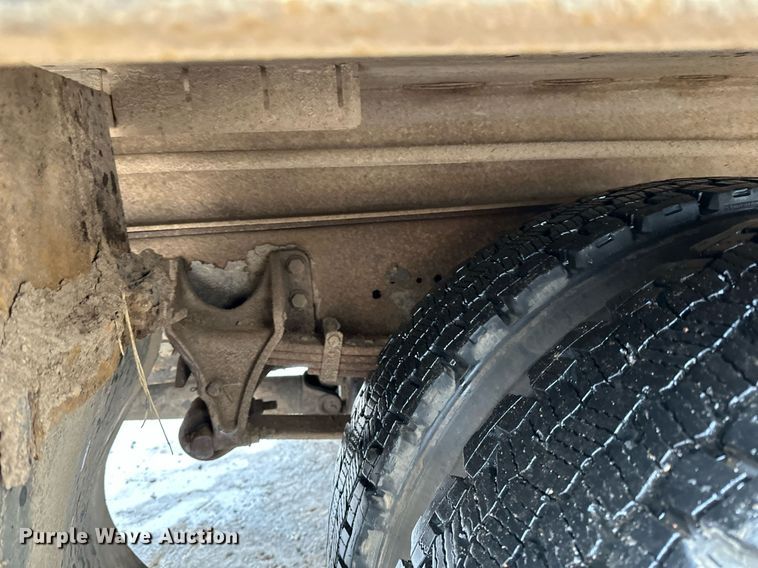 image for item LO9482 2003 International  4300 dump flatbed truck