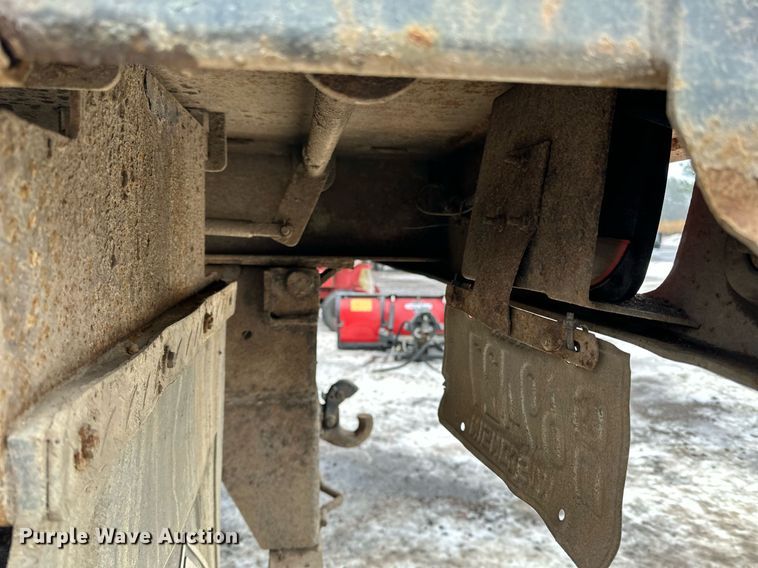 image for item LO9482 2003 International  4300 dump flatbed truck