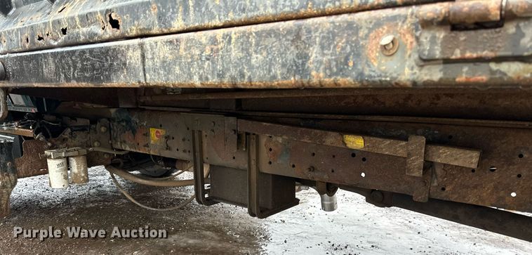 image for item LO9482 2003 International  4300 dump flatbed truck