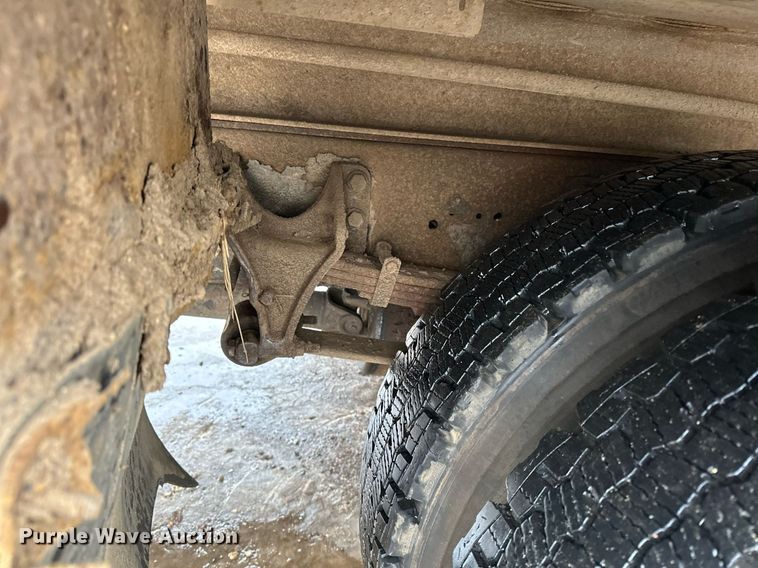 image for item LO9482 2003 International  4300 dump flatbed truck