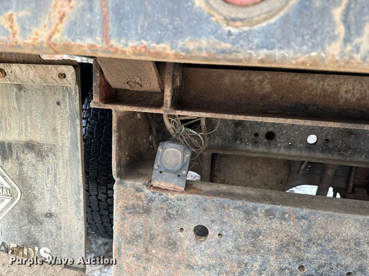 image for item LO9482 2003 International  4300 dump flatbed truck