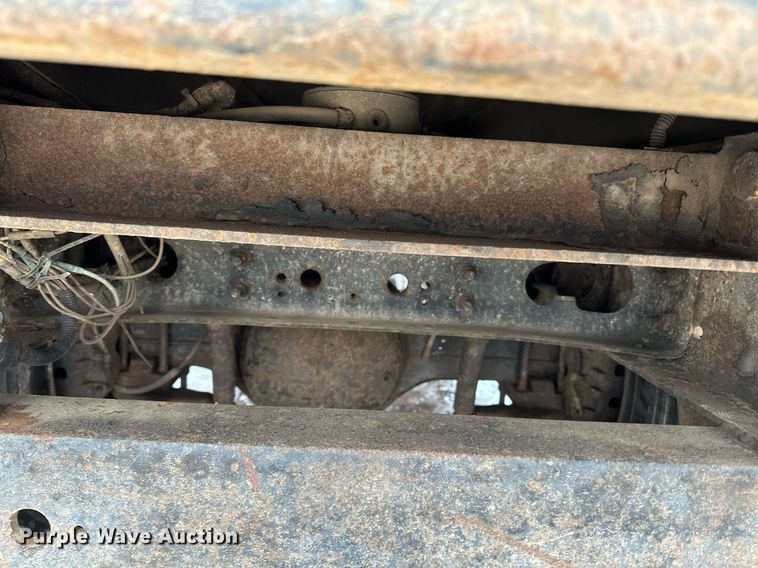 image for item LO9482 2003 International  4300 dump flatbed truck