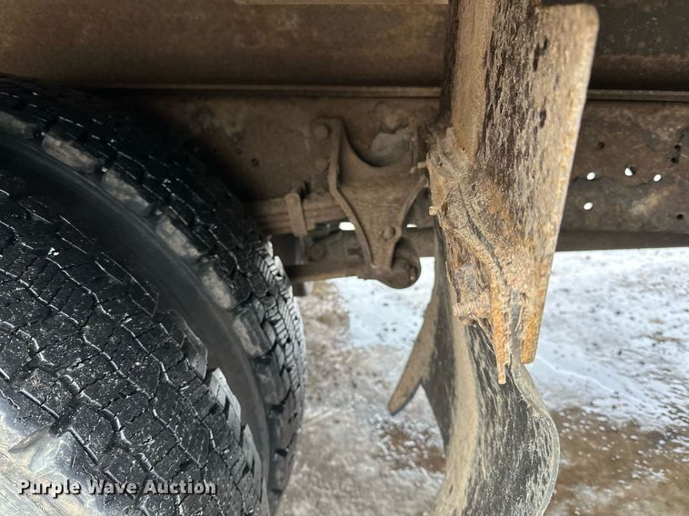 image for item LO9482 2003 International  4300 dump flatbed truck