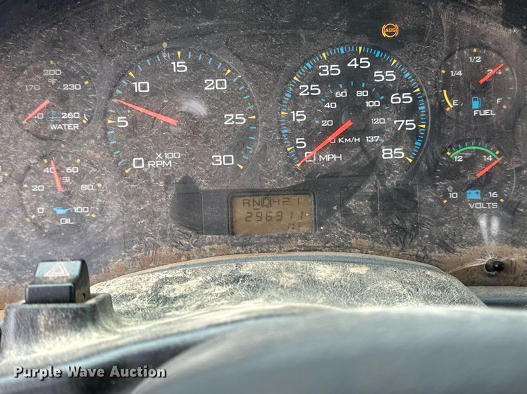 image for item LO9482 2003 International  4300 dump flatbed truck