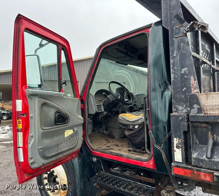 image for item LO9482 2003 International  4300 dump flatbed truck