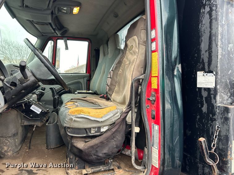 image for item LO9482 2003 International  4300 dump flatbed truck