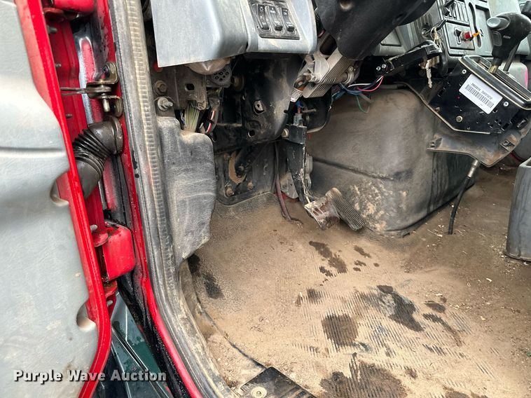 image for item LO9482 2003 International  4300 dump flatbed truck