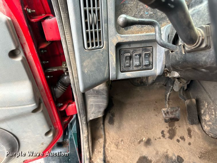 image for item LO9482 2003 International  4300 dump flatbed truck