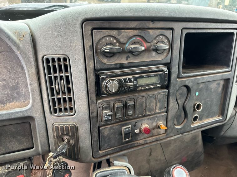 image for item LO9482 2003 International  4300 dump flatbed truck